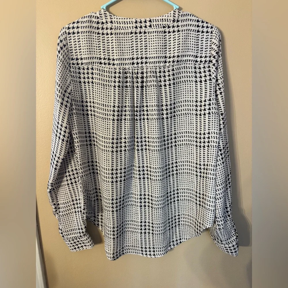 41 Hawthorne houndstooth print blouse Medium - Picture 7 of 10